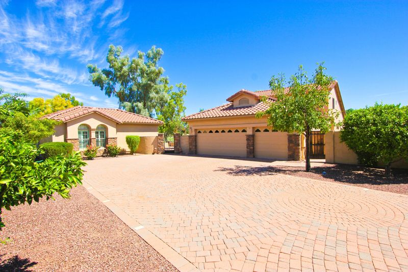 10048 E Nacoma Ct, Sun Lakes, AZ 85248
