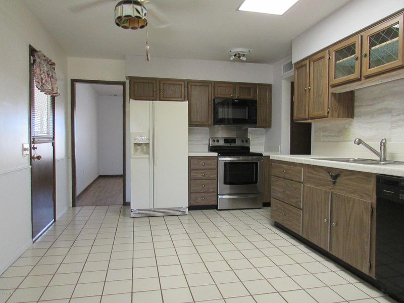 10048 W Augusta Dr, Sun City, AZ 85351