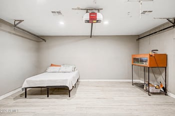 10049 47th Ave, Glendale, AZ 85302