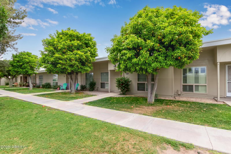 10050 Lancaster Dr, Sun City, AZ 85351