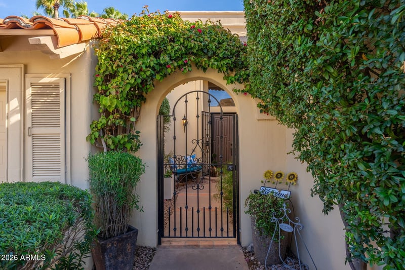 10050 Mountainview Lake Dr #10, Scottsdale, AZ 85258