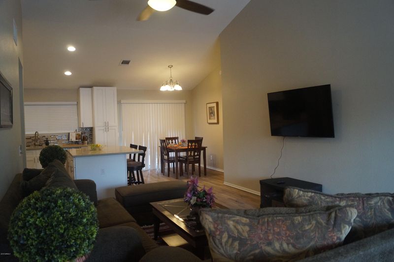 10052 S 46th St, Phoenix, AZ 85044