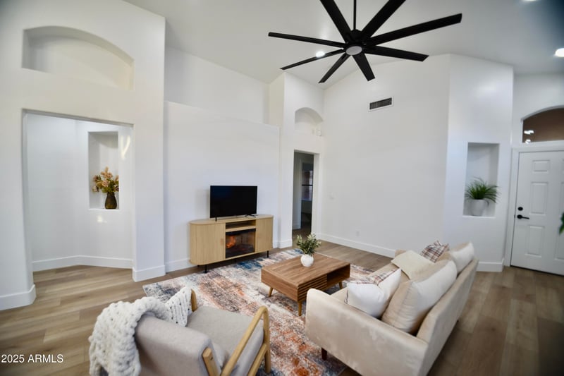 10053 Capri Ave, Mesa, AZ 85208