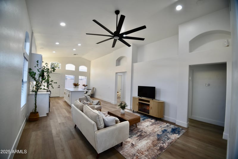 10053 Capri Ave, Mesa, AZ 85208