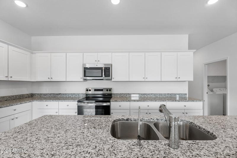 10055 Devonshire Ave, Phoenix, AZ 85037