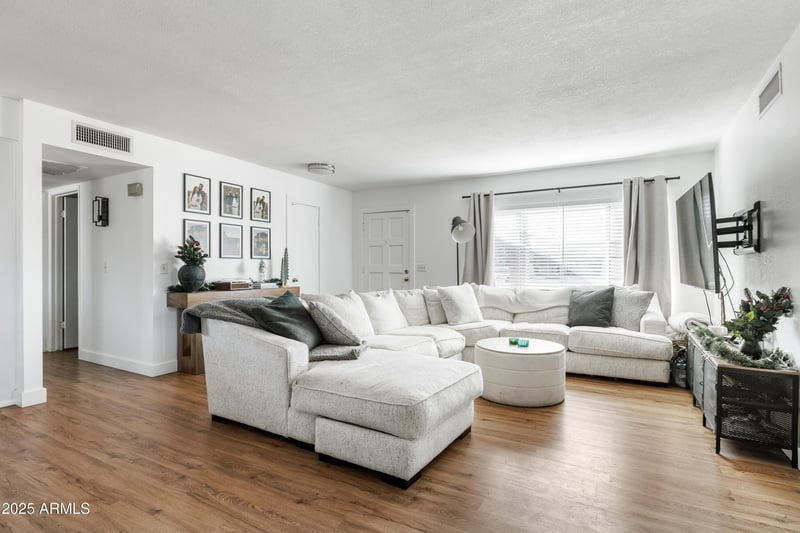 1006 Riviera Cir, Tempe, AZ 85282