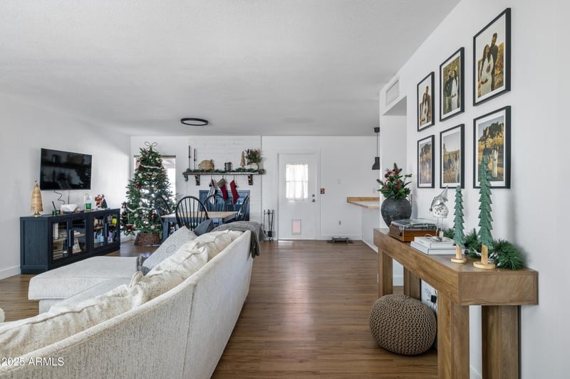 1006 Riviera Cir, Tempe, AZ 85282