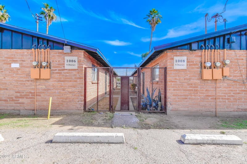 1006 S Dorsey Ln, Tempe, AZ 85281