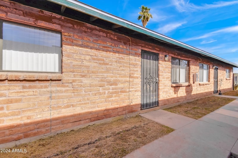 1006 S Dorsey Ln, Tempe, AZ 85281