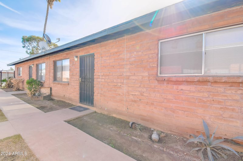 1006 S Dorsey Ln, Tempe, AZ 85281