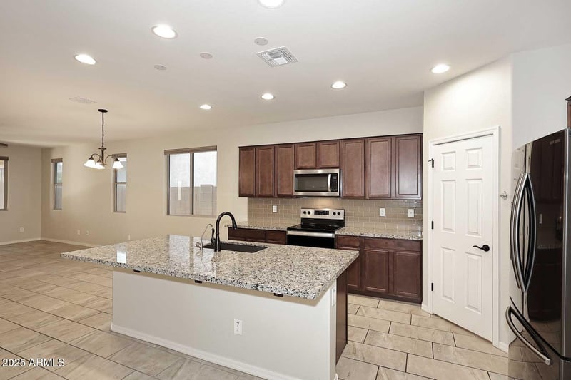 10065 Tiger Lily Ave, Mesa, AZ 85212