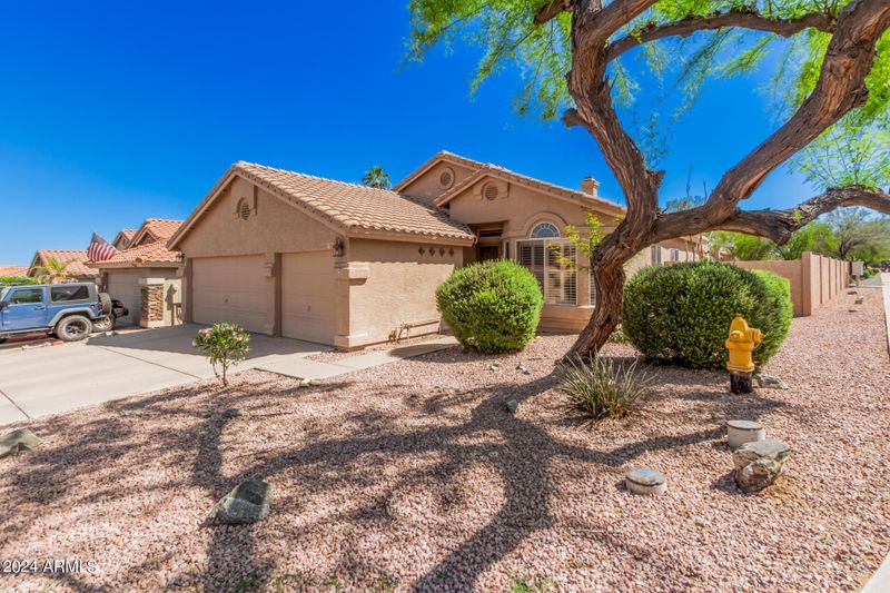 1007 E Amberwood Dr, Phoenix, AZ 85048