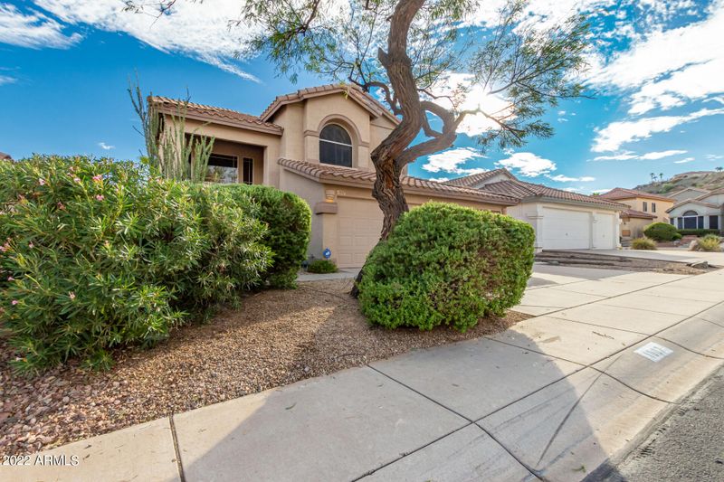 1007 E Hiddenview Dr, Phoenix, AZ 85048