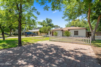 1007 E Medlock Dr, Phoenix, AZ 85014