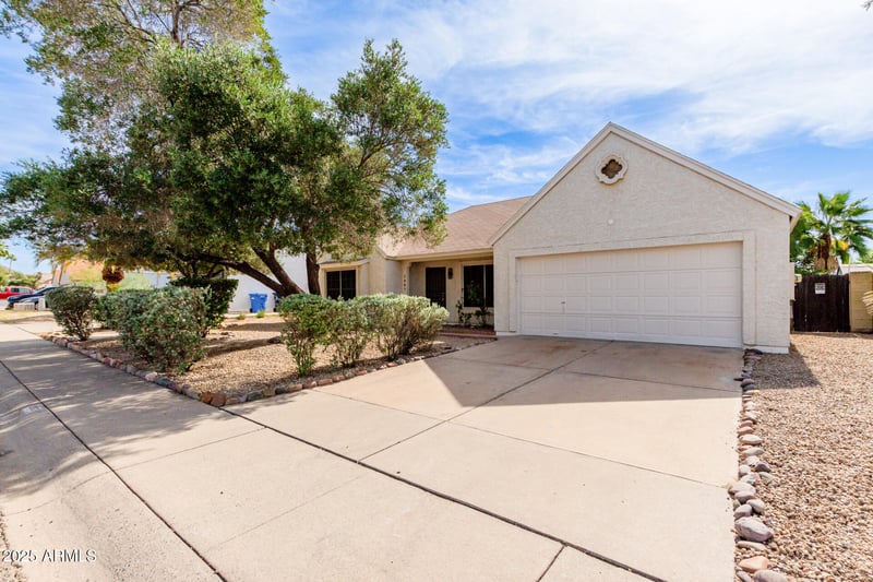 1007 Oraibi Dr, Phoenix, AZ 85024