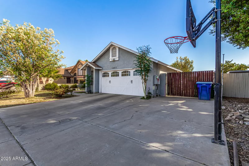 1007 Palm St, Gilbert, AZ 85234