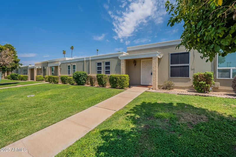 10072 Lancaster Dr, Sun City, AZ 85351