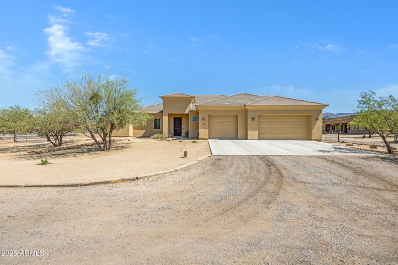1008 Mano Dr, New River, AZ 85087