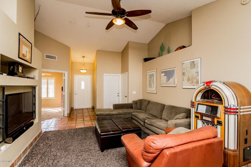 1008 W Oraibi Dr, Phoenix, AZ 85027