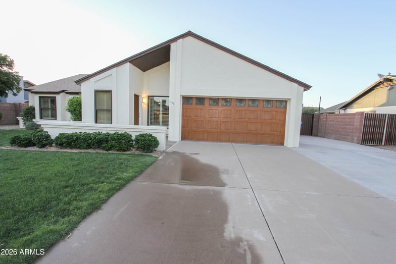 1008 W Topeka Dr, Phoenix, AZ 85027