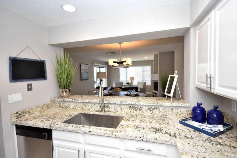 10080 E Mountain View Lake Dr #306, Scottsdale, AZ 85258