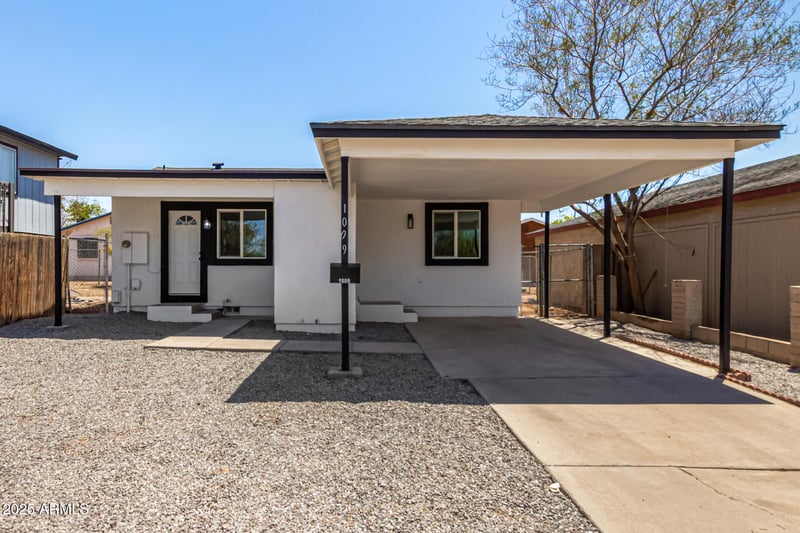 1009 Chipman Rd, Phoenix, AZ 85040