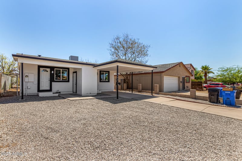 1009 Chipman Rd, Phoenix, AZ 85040