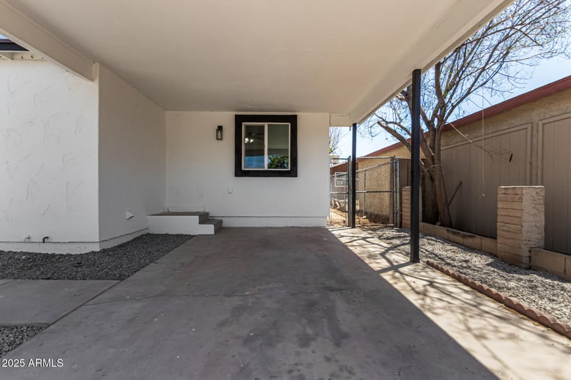 1009 Chipman Rd, Phoenix, AZ 85040