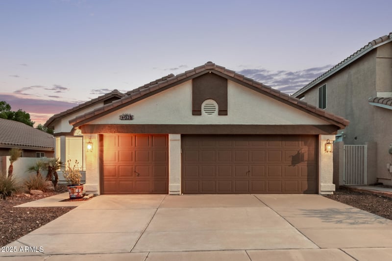 1009 Mountain Vista Dr, Phoenix, AZ 85048