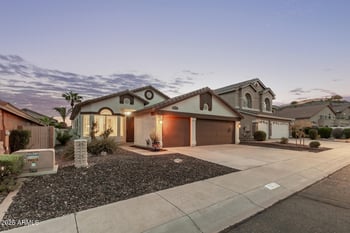1009 Mountain Vista Dr, Phoenix, AZ 85048