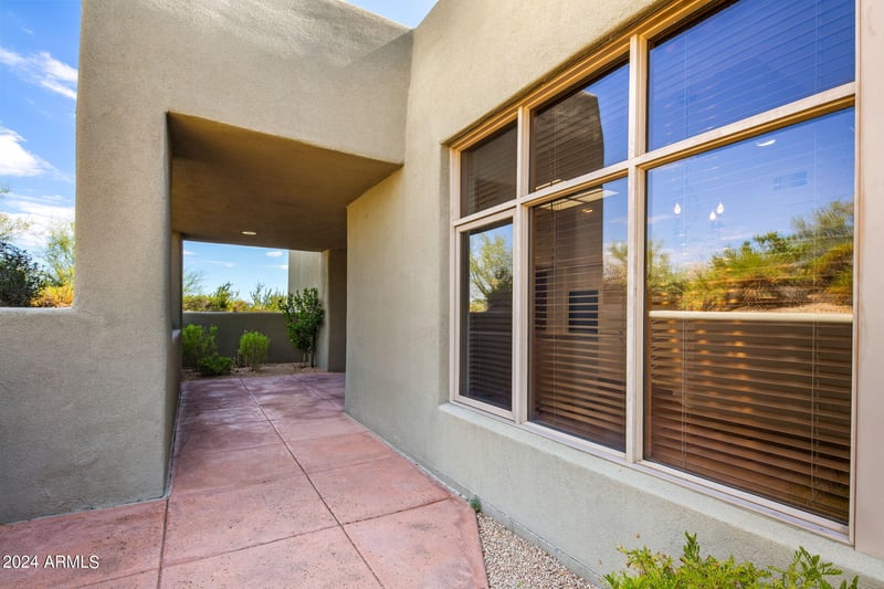 10095 Graythorn Dr, Scottsdale, AZ 85262