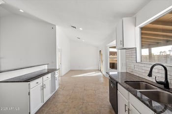 10097 Mariposa St, Phoenix, AZ 85037