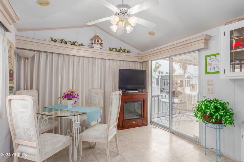 101 Kaolin Dr, Apache Junction, AZ 85119