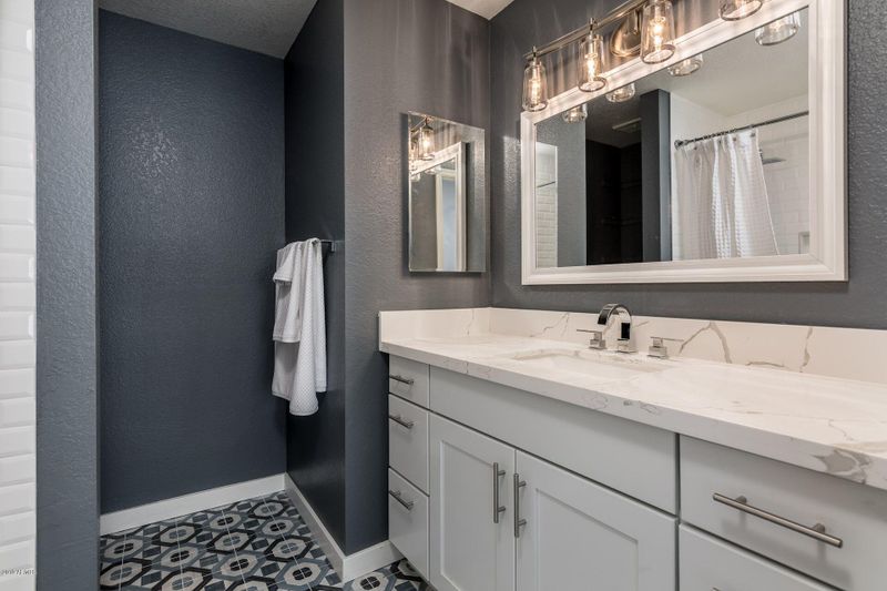 101 N 7th St #242, Phoenix, AZ 85034