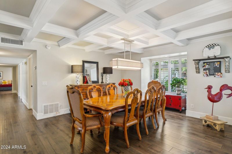 101 W Kaler Dr, Phoenix, AZ 85021