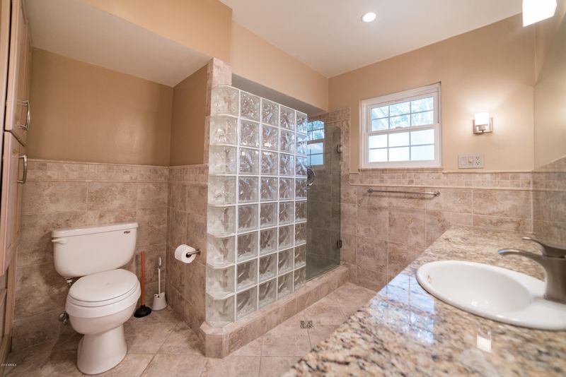 101 W Lawrence Rd, Phoenix, AZ 85013