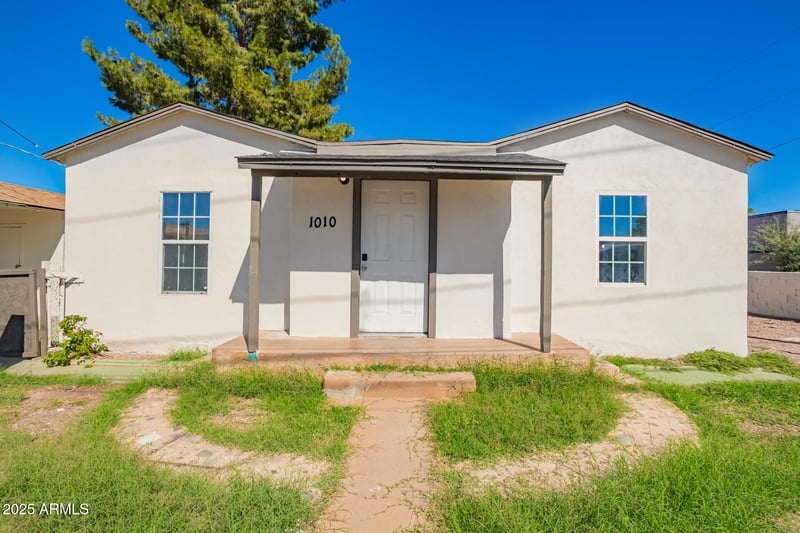 1010 Chipman Rd, Phoenix, AZ 85040