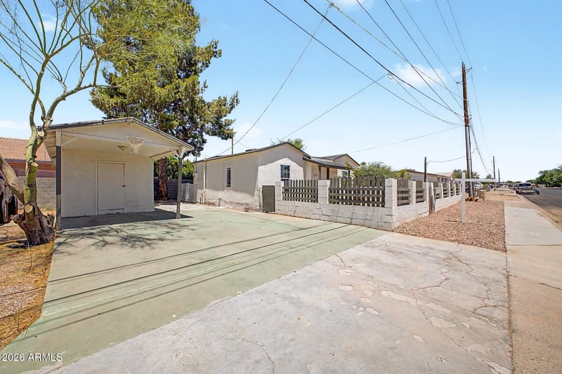 1010 E Chipman Rd, Phoenix, AZ 85040
