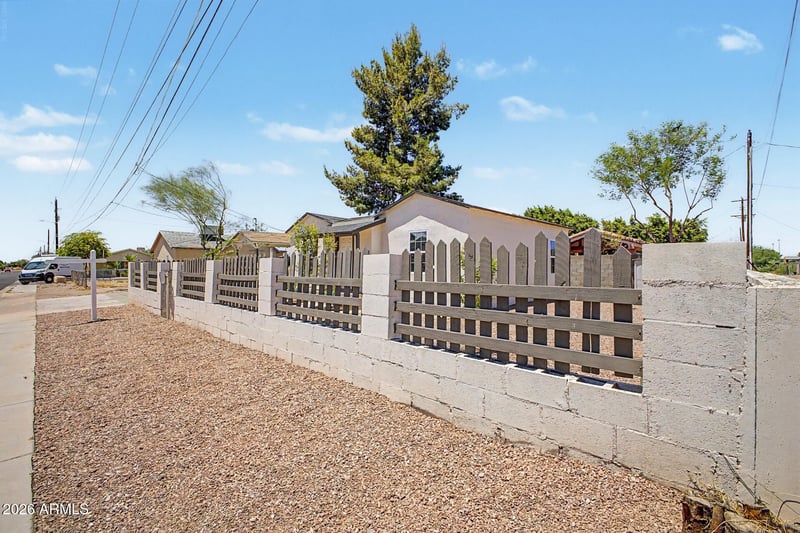 1010 E Chipman Rd, Phoenix, AZ 85040
