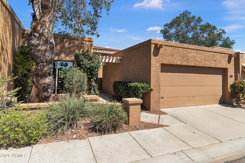 1010 Lois Ln, Phoenix, AZ 85020