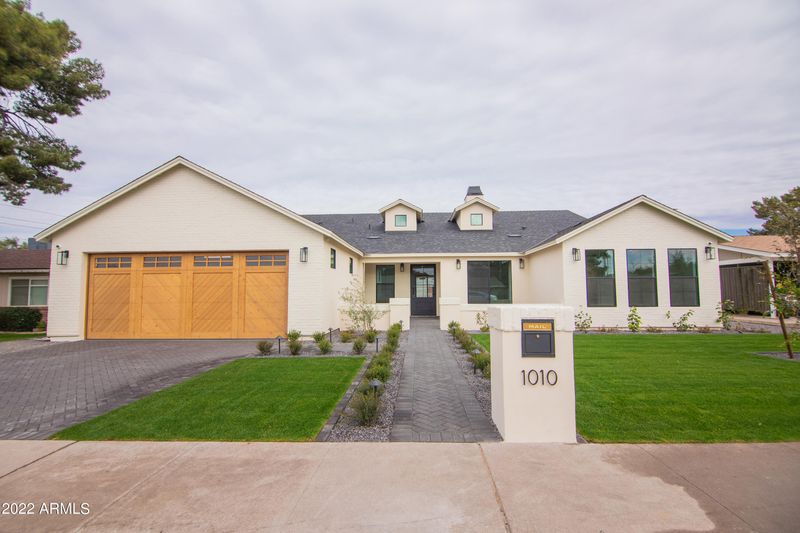 1010 E Myrtle Ave, Phoenix, AZ 85020