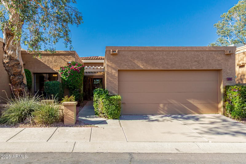 1010 Lois Ln, Phoenix, AZ 85020