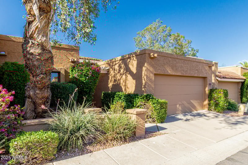 1010 Lois Ln, Phoenix, AZ 85020
