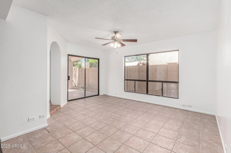 1010 Lois Ln, Phoenix, AZ 85020
