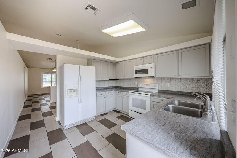 10100 N 89th Ave #1, Peoria, AZ 85345