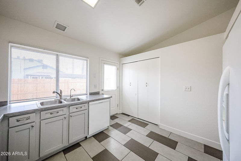 10100 N 89th Ave #1, Peoria, AZ 85345