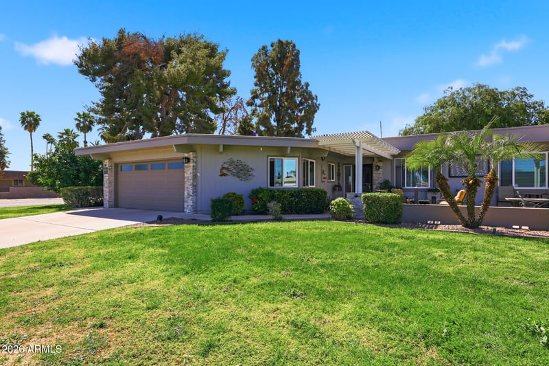 10101 W Pineaire Dr, Sun City, AZ 85351