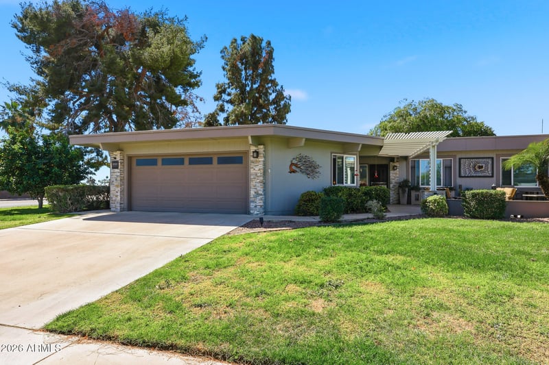 10101 W Pineaire Dr, Sun City, AZ 85351