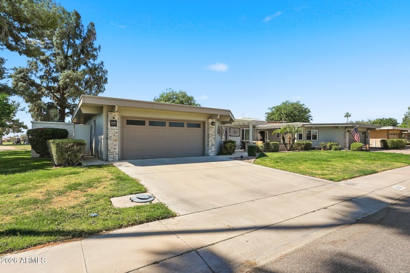 10101 W Pineaire Dr, Sun City, AZ 85351