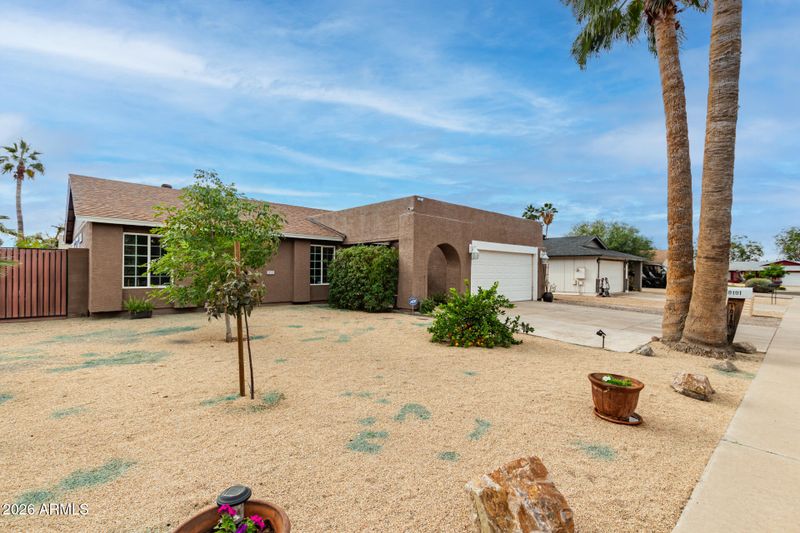 10101 W Sells Dr, Phoenix, AZ 85037